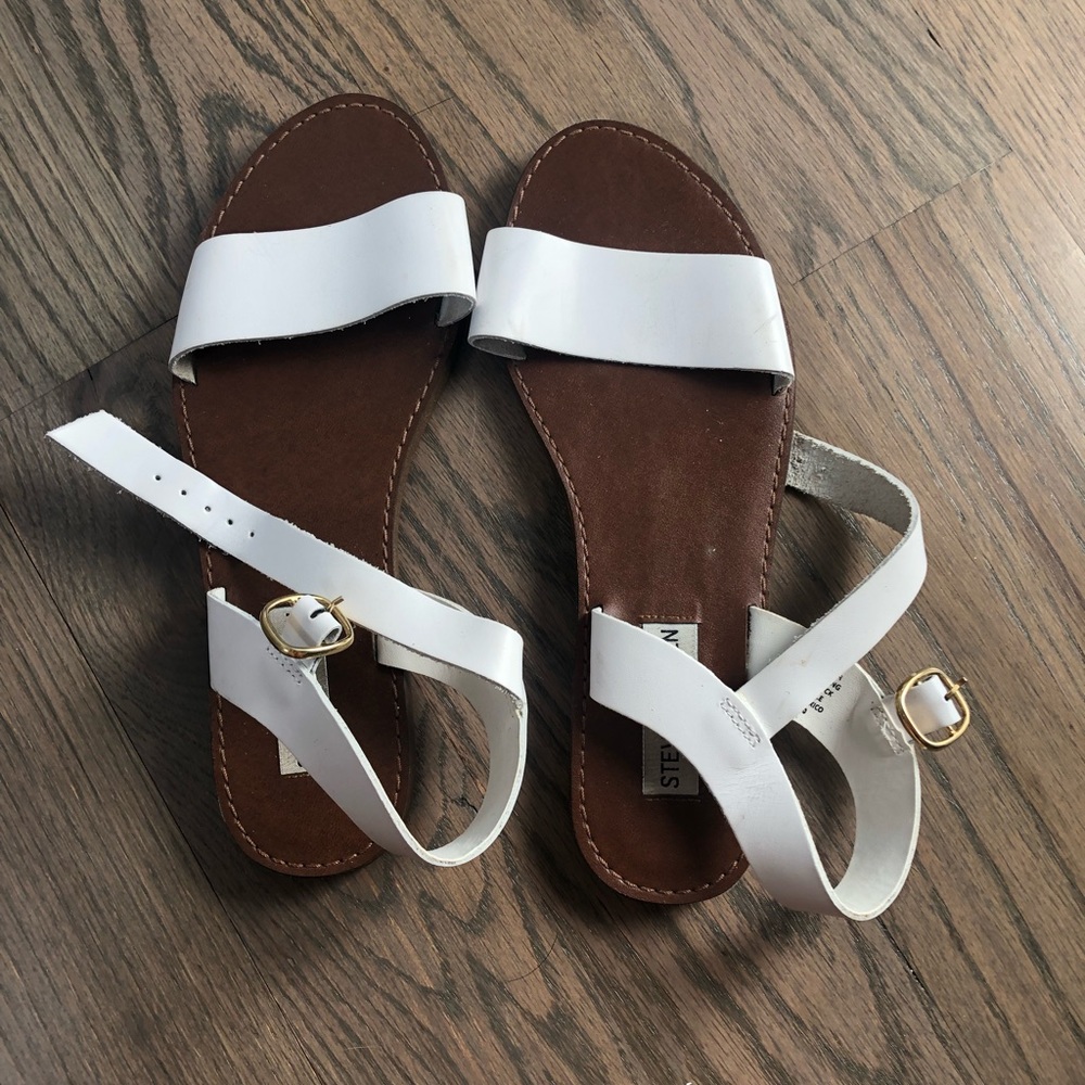 Steve Madden flip flops